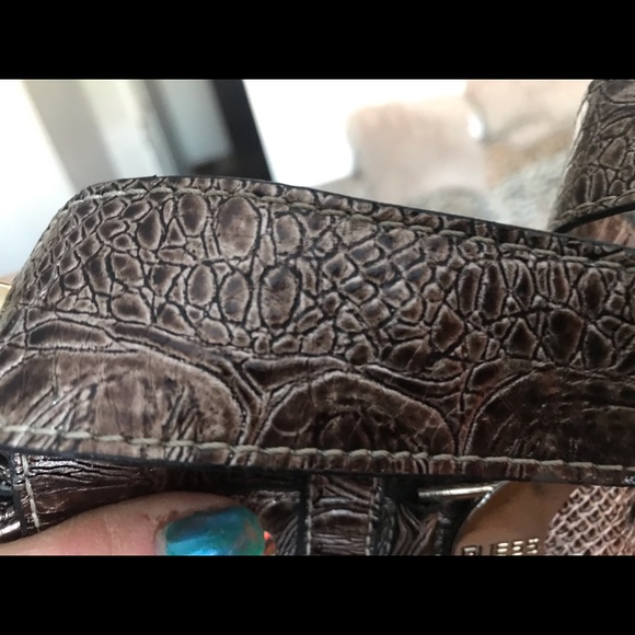 Guess medium sized bag, NEW - Picture 4 of 10